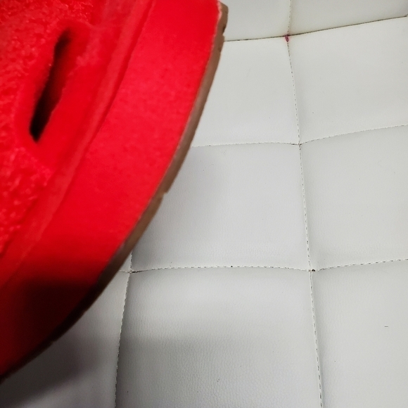 CHAMPION Slipper Slides in Red with Logo - Picture 7 of 7